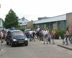 naar school